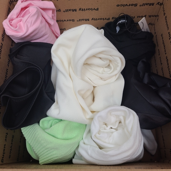 RESELLER Un MYSTERY BOX 5 lbs 8 Pieces BOX 1